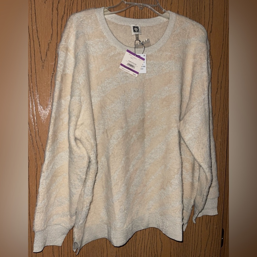 Anne Klein Sweater XXL NWT
CREAM & GOLD